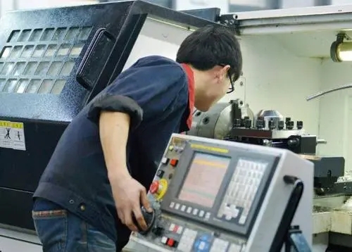 CNC machine tools, the following aspects should generally